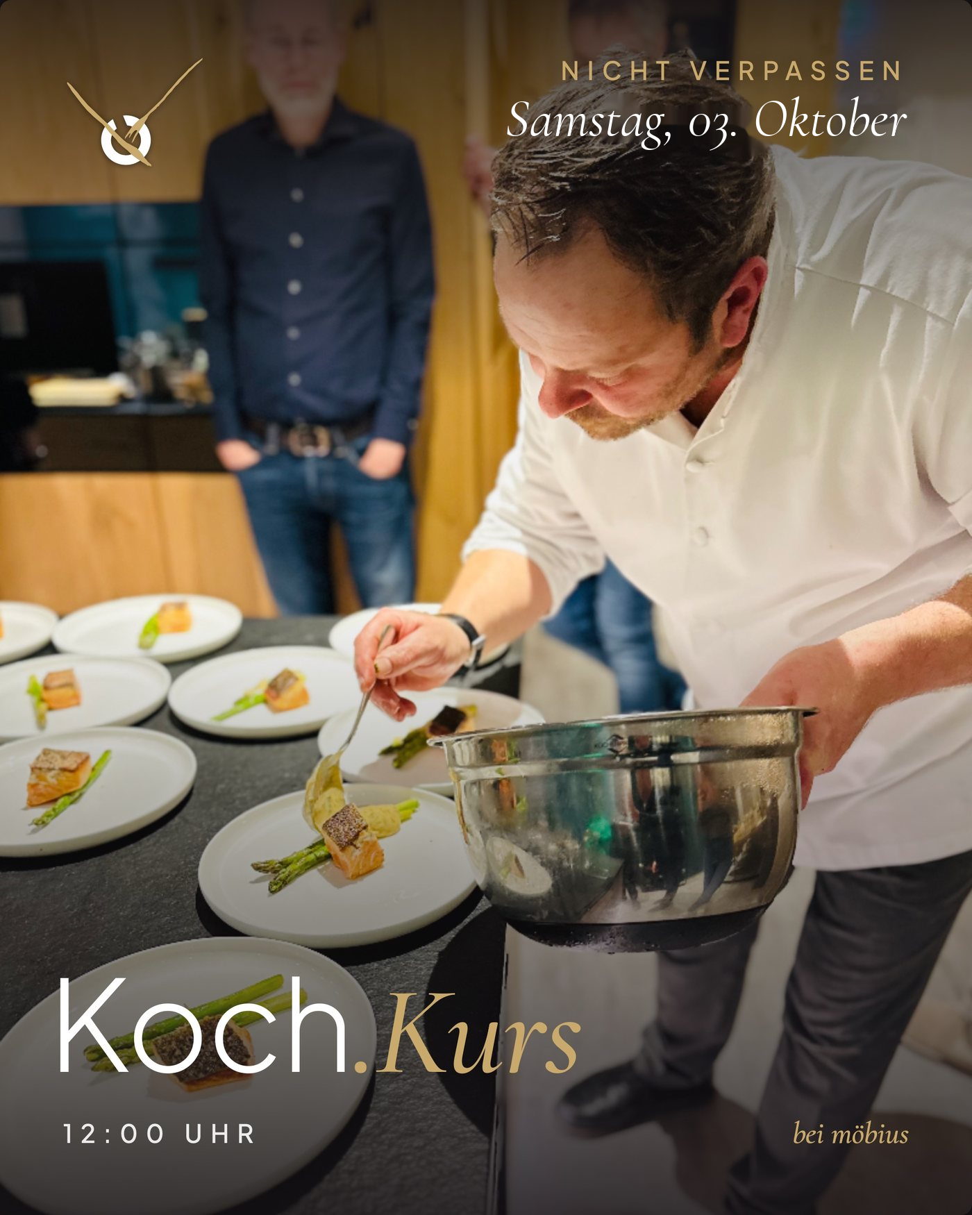 Koch.Kurs bei möbius – Tommy Möbius richtet am Küchenblock an